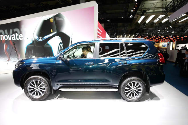 toyota land cruiser prado 2018 chinh thuc ra mat hinh anh 2