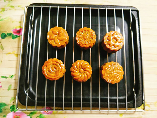 Bí quyết làm bánh nướng nhân trà xanh thơm mềm, lên màu chuẩn đẹp - 8