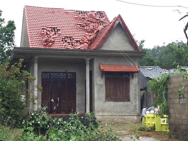 hinh anh song bien dang cao, mua ngut troi truoc gio con bao so 10 do bo dat lien - 15