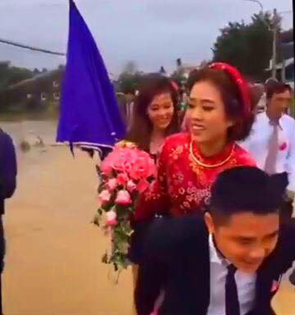 bat chap mua bao, chu re coi giay, cong co dau loi nuoc o hai phong duoc 