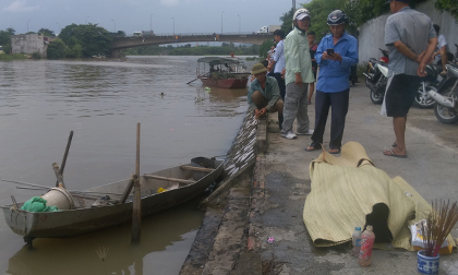 Phát hiện thi thể nam thanh niên nổi trên sông Tam Bạc