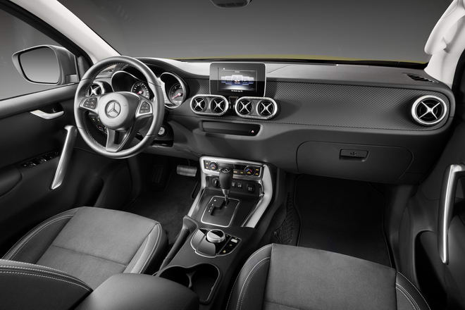 Mercedes X-Class được bán với giá từ 978 triệu đồng - 6