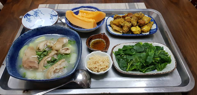 Bà mẹ chồng quốc dân ngày nấu đủ 3 bữa, mỗi bữa một thực đơn ngon lành đẹp mắt cho con dâu ở cữ - Ảnh 13. Bà mẹ chồng quốc dân ngày nấu đủ 3 bữa, mỗi bữa một thực đơn ngon lành đẹp mắt cho con dâu ở cữ - Ảnh 13.