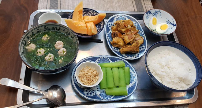 Bà mẹ chồng quốc dân ngày nấu đủ 3 bữa, mỗi bữa một thực đơn ngon lành đẹp mắt cho con dâu ở cữ - Ảnh 8. Bà mẹ chồng quốc dân ngày nấu đủ 3 bữa, mỗi bữa một thực đơn ngon lành đẹp mắt cho con dâu ở cữ - Ảnh 8.