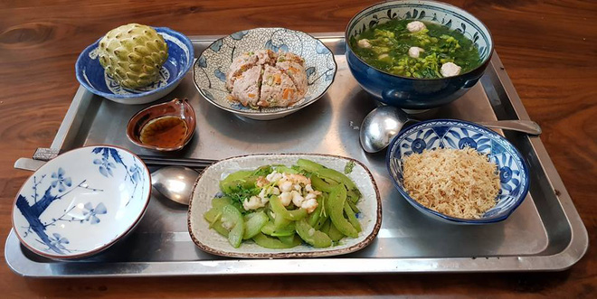Bà mẹ chồng quốc dân ngày nấu đủ 3 bữa, mỗi bữa một thực đơn ngon lành đẹp mắt cho con dâu ở cữ - Ảnh 3. Bà mẹ chồng quốc dân ngày nấu đủ 3 bữa, mỗi bữa một thực đơn ngon lành đẹp mắt cho con dâu ở cữ - Ảnh 3.