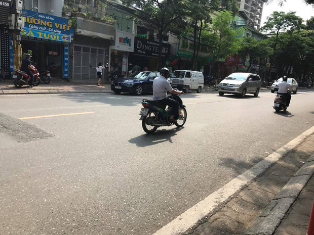 Tạm giữ hình sự nam thanh niên đánh người đàn ông chảy máu đầu giữa phố Hà Nội - Ảnh 1.