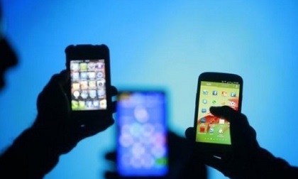 Chứng nghiện smartphone: Căn bệnh của thời đại