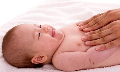 Sai lầm của cha mẹ dễ khiến con bị biến chứng tay chân miệng