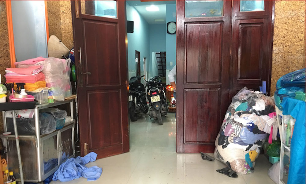 bi nguoi yeu dam chet khi den nha vo cu tham con, doi ngu lai hinh anh 1