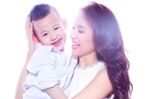 day chinh la 4 'ong bo, ba me quoc dan' showbiz viet chien dau den cung khi con mac benh - 8