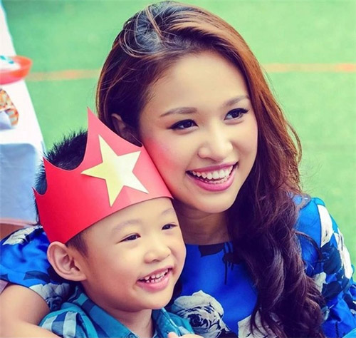 day chinh la 4 'ong bo, ba me quoc dan' showbiz viet chien dau den cung khi con mac benh - 9