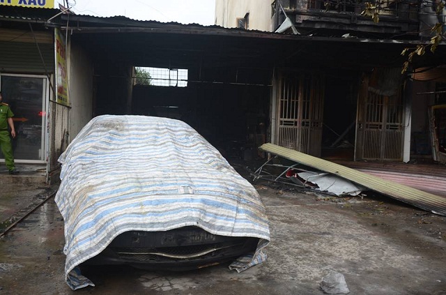 chay nha hn, 2 be gai tu vong: “tieng keu cua tre lim dan, moi nguoi danh bat luc” - 6