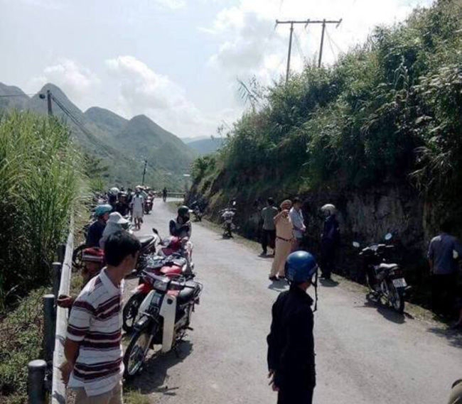 tai nan kinh hoang: 3 me con cung bi can tu vong khi vuot o-to - 2