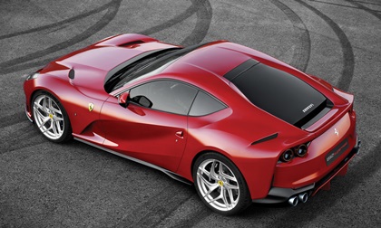 Ferrari 812 Superfast - cỗ máy 'mềm mại'