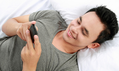 Mỗi khi nhắn tin chồng lại cười khúc khích, tôi âm thầm điều tra và lên kế hoạch trả thù