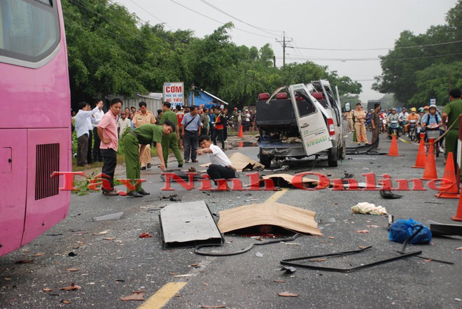tai nan 6 nguoi chet o tay ninh: xe gay tai hoa “chay ngoai luong” hinh anh 1