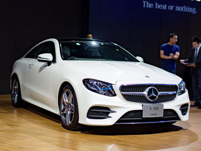 mercedes e300 coupe 2018 gia 3,1 ty dong o viet nam hinh anh 3