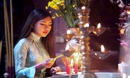 Cách lau dọn bàn thờ để không tán lộc, động tài tránh làm gia đình lụi bại, ly tán