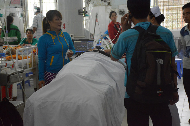 Vụ tai nạn 6 người chết: “Tài xế buồn ngủ, tôi nói hãy nghỉ ngơi rồi đi tiếp nhưng không chịu” - Ảnh 2. Vụ tai nạn 6 người chết: “Tài xế buồn ngủ, tôi nói hãy nghỉ ngơi rồi đi tiếp nhưng không chịu” - Ảnh 2.