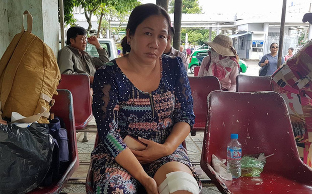 Vụ tai nạn 6 người chết: “Tài xế buồn ngủ, tôi nói hãy nghỉ ngơi rồi đi tiếp nhưng không chịu” - Ảnh 1. Vụ tai nạn 6 người chết: “Tài xế buồn ngủ, tôi nói hãy nghỉ ngơi rồi đi tiếp nhưng không chịu” - Ảnh 1.