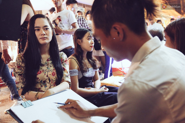 Chùm ảnh: Cảnh tượng đông đúc đến nghẹt thở tại Hà Nội và Sài Gòn trước thềm Trung thu - Ảnh 27.