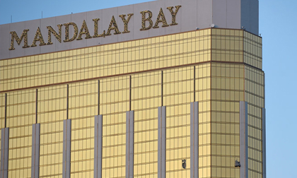 Tay súng Las Vegas bắn bảo vệ trước khi thảm sát 58 người