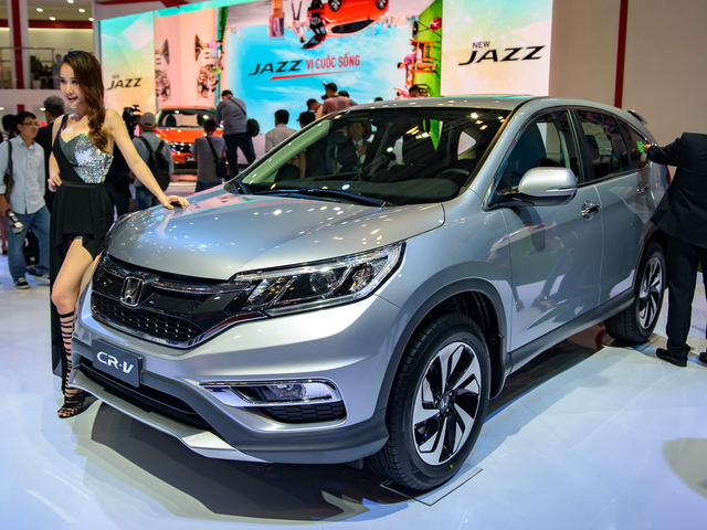Giảm giá mạnh, Honda CR-V bán nhiều gấp đôi CX-5 - 1