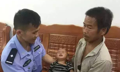 Hàng loạt vụ bắt cóc táo tợn xảy ra, nghi phạm còn là người quen biết khiến phụ huynh hoang mang