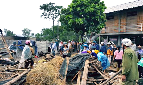 lu quet o yen bai: 4 nguoi mat tich, 234 ngoi nha bi cuon troi hinh anh 1