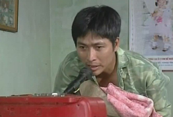 Anh trưởng thôn Lê Trung Kiên trong Người tù và hàng tổng.