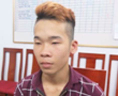 Cô gái trẻ bị người tình lừa bán qua biên giới - 1