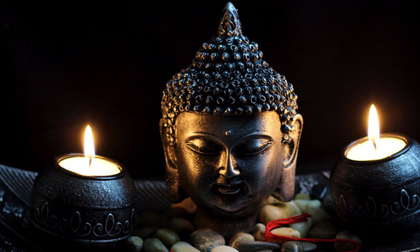 Đang niệm Phật bị làm phiền, người phụ nữ phản ứng và nhận ngay bài học sâu cay