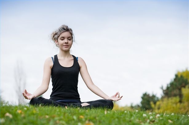 11 cách nâng niu sức khỏe tinh thần nếu bạn không muốn mất ngủ, stress thường xuyên - Ảnh 1.