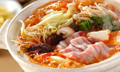 Cách làm lẩu kim chi thịt heo cay nồng, ngon tê lưỡi đón gió lạnh đầu mùa