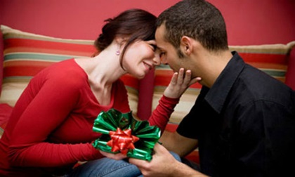 Sốc không nói nên lời khi nhận được món quà kỳ niệm 10 năm ngày cưới của vợ