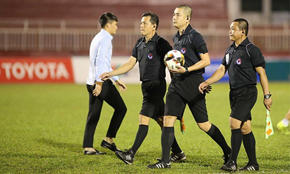 Từ chuyện của Công Vinh: Có một V-League như thế!