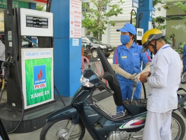 Đề nghị giảm 2.000 đồng/lít xăng sinh học - 1