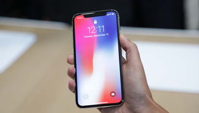 iPhone 8 ế ẩm trong ngày mở bán, iPhone 7 hút khách vì giá rẻ - 2