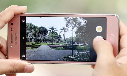 5 smartphone màu hồng đẹp ngây ngất mà giá siêu rẻ