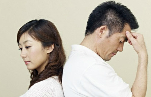 het dem tien cho gai lai bao ban nhau nhet, khoan tien nao la danh cho vo con? - 2