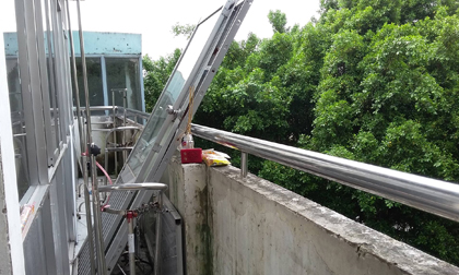Thức giấc không thấy vợ, người chồng vội đi tìm thì bàng hoàng phát hiện vợ treo cổ tự tử tại hành lang bệnh viện