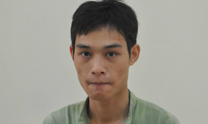 Thấy tin nhắn yêu đương của vợ trên Facebook, chồng đâm vợ tử vong