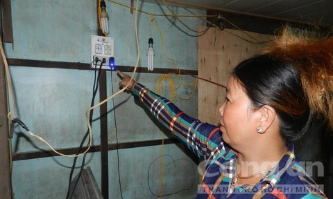 ngu say, vo bi chong cam dien hong sat hai vi doi ly hon hinh anh 1