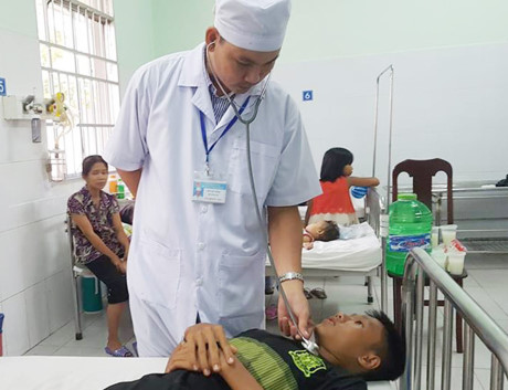 400-hoc-sinh-ngo-doc-sua-
