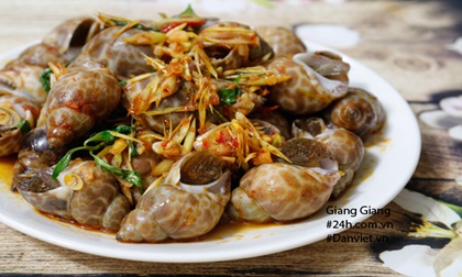 Ốc hương xào sả ớt ngon xuýt xoa ngày gió mùa