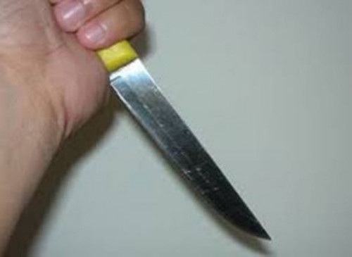 Mâu thuẫn, đâm bạn gái hơn 11 tuổi nhiều nhát rồi bỏ trốn - 1