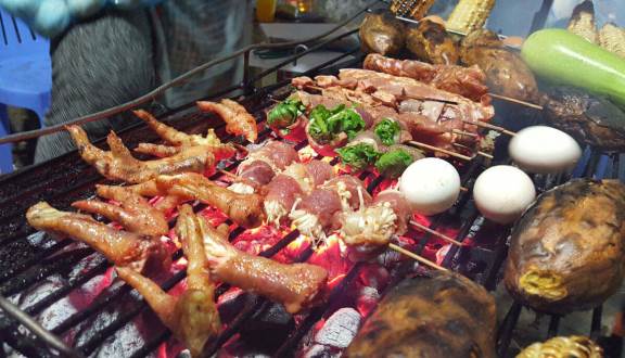 Đừng bao giờ ăn đồ nướng theo cách này nếu không muốn rước bệnh vào thân - 1
