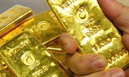 Giá vàng hôm nay 3/11: Nước cờ mạo hiểm, vàng đảo chiều liên tục