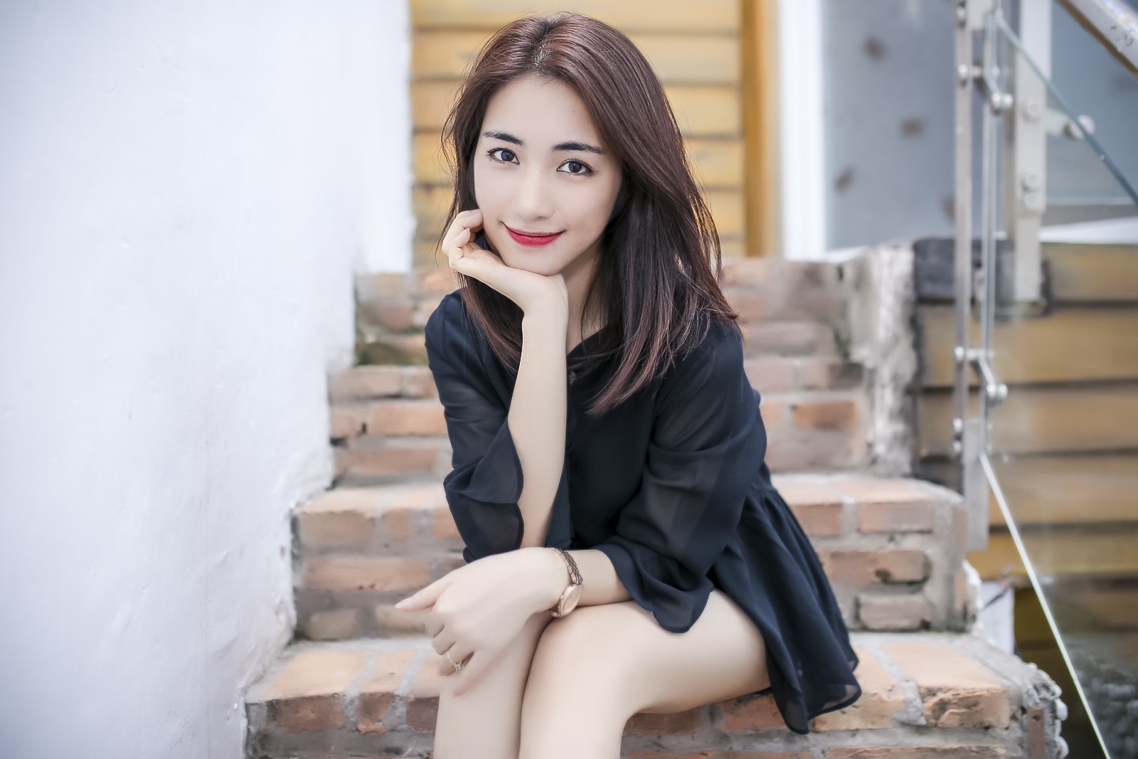 Hòa Minzy đang hạnh phúc bên bạn trai doanh nhân sau mối tình đổ vỡ với Công Phượng - Ảnh 1.