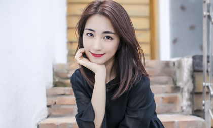 Hòa Minzy đang hạnh phúc bên bạn trai doanh nhân sau mối tình đổ vỡ với Công Phượng